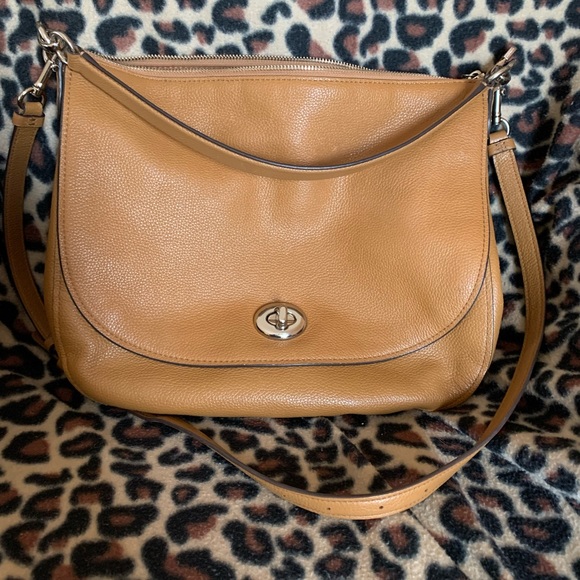 Coach shoulder or crossbody bag turnlock - Picture 3 of 6